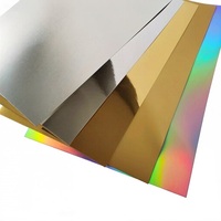 Carton holographique arc-en-ciel pour l'impression de boîtes cadeaux, carton enduit iridescent écologique avec finition résistante aux rayures