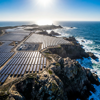 Panneau solaire résistant aux intempéries, longue durée de vie et durable, conçu pour les grandes usines et entrepôts à forte consommation d'énergie