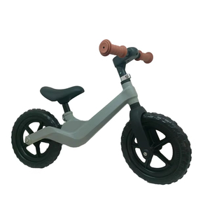 <span class=keywords><strong>Mini</strong></span> bicicleta de plástico para bebés pequeños, juguetes rojos para niños, bicicleta de equilibrio de 10 pulgadas Sin pedal, los mejores scooters para niños pequeños - Product Image 4