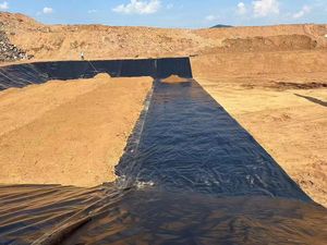 Géomembrane HDPE pour bassin piscicole, aquaculture, réservoir <span class=keywords><strong>de</strong></span> récupération d'<span class=keywords><strong>eau</strong></span> <span class=keywords><strong>de</strong></span> <span class=keywords><strong>pluie</strong></span>, lac artificiel, conservation <span class=keywords><strong>de</strong></span> l'<span class=keywords><strong>eau</strong></span>, géotextile anti-infiltration - Product Image 3