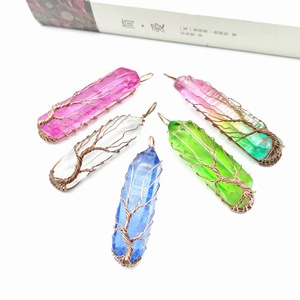 Venta caliente claro cuarzo <span class=keywords><strong>Arua</strong></span> crudo tallado cristal media luna áspero crudo tallado setas colgante collar para joyería - Product Image 1