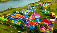 Château gonflable géant commercial personnalisé, parc à thème avec toboggans, parcours d'obstacles, structure de saut pour enfants, location en extérieur