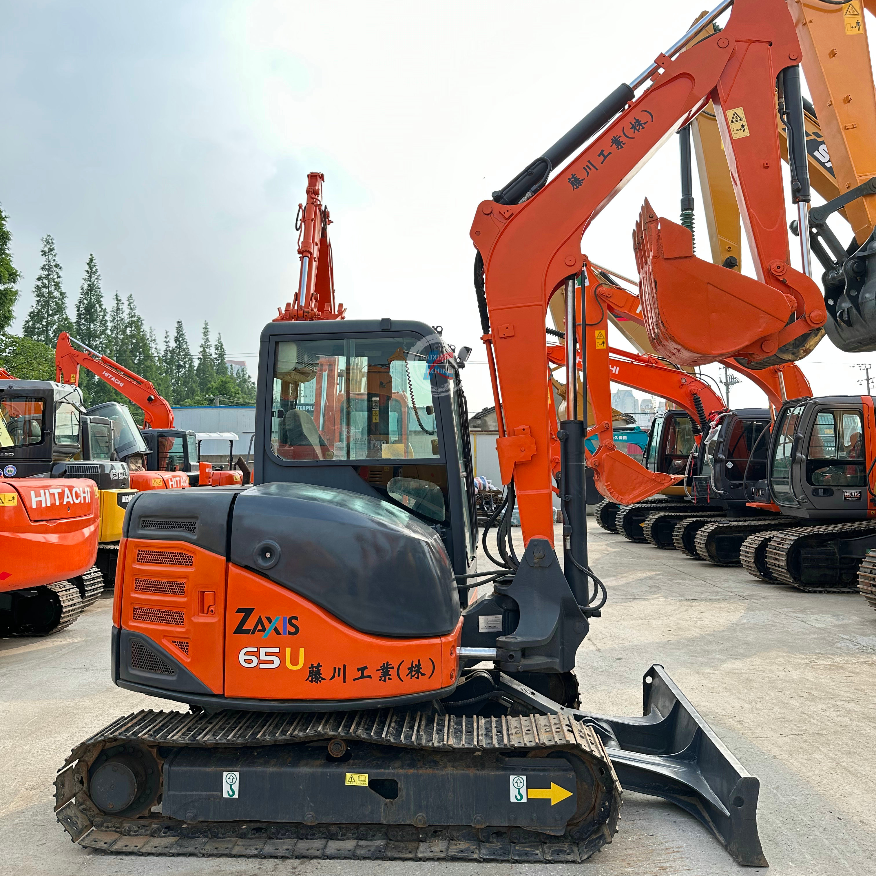 Hitach ZX65 Backhoe - Durable 6.5ton Excavator in Stock