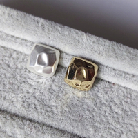Kancing Logam Premium Bentuk Persegi Kecil 9.5mm Tekstur Palu Tidak Beraturan Paduan Seng Berhias Manik-Manik untuk Kemeja Wanita, Cardigan, dan Pakaian