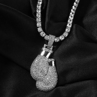 Pendentif de boxe tendance avec zircone incrustée de cuivre, collier de bijoux hip-hop streetwear