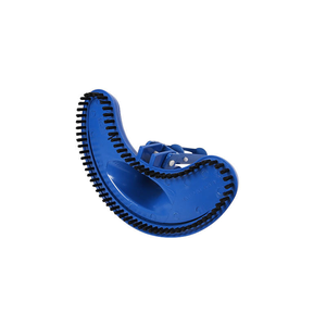 Tête d'<span class=keywords><strong>aspirateur</strong></span> flexible en forme de croissant <span class=keywords><strong>pour</strong></span> piscine, tête d'<span class=keywords><strong>aspirateur</strong></span> en plastique bleu avec poils en nylon <span class=keywords><strong>pour</strong></span> le nettoyage des piscines et spas. - Product Image 6