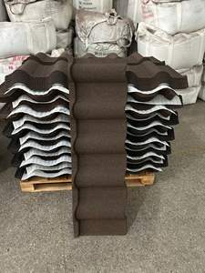 Tuiles de toiture en pierre revêtues de haute performance, légères, durables et écologiques pour les toitures de villas et de complexes hôteliers modernes - Product Image 1