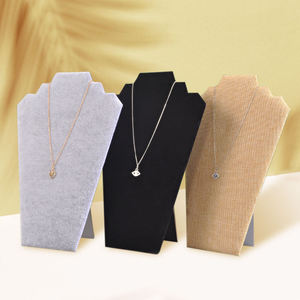 Expositor de Joyería Blanco y Negro de Alta Gama Personalizado para Tiendas de Joyería, Expositor de Collares, Bustos - Product Image 4