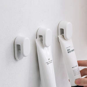 Colgadores de plástico FTS, accesorio de instalación <span class=keywords><strong>fijo</strong></span> y colgante tipo adsorción, gancho de <span class=keywords><strong>ducha</strong></span> sin perforación, adhesivo de abrazadera de pared - Product Image 1