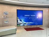 Indoor P1.2 P1.5 P2 Vollfarbige LED-Anzeige Ultra HD 4K 7680Hz Hohe Bildwiederholrate Fester Bildschirm für Klassenzimmer