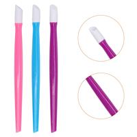 En gros Coloré En Caoutchouc Dur À Pointe En Plastique Poignée Manucure Professionnel Nail Art Outil Cuticule Poussoir Nettoyant