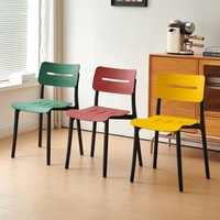 Chaises de salle à manger modernes en plastique PP, empilables, pour la maison, le bureau, l'appartement, la salle de bain, la salle de sport, l'extérieur et les loisirs - Vente chaude KS312