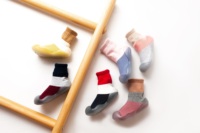 Chaussons-chaussettes tricotés respirants pour bébé, couleur marron rose, avec languette de traction, semelle souple et flexible en TPE antidérapante, vente en gros