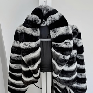 Vendita Diretta dalla Fabbrica: <span class=keywords><strong>Cappotto</strong></span> Corto in <span class=keywords><strong>Pelliccia</strong></span> <span class=keywords><strong>Blu</strong></span> Viola Ispirato al Chinchilla per Donne, <span class=keywords><strong>Collo</strong></span> Alto, Casual, Invernale - Product Image 4