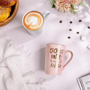 แก้วกาแฟลายหินอ่อนสีชมพูขนาด 14 ออนซ์ ของขวัญคริสต์มาสสำหรับป้า พิมพ์ข้อความ "ป้าที่ดีที่สุด" พร้อมฝา ช้อน การ์ด และกล่องสวยงาม ทนทานต่อการแตกหัก ป้องกันการรั่วซึม - Product Image 6
