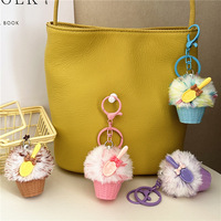 Porte-clés Pompon Cupcake Kawaii en Gros, Breloque de Sac Gâteau Muffin en Fausse Fourrure Moelleuse avec Mini Cuillère et Nœud