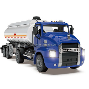 E582-003 Camión Cisterna <span class=keywords><strong>de</strong></span> Combustible Macks a Escala 1:26 con Bomba <span class=keywords><strong>de</strong></span> Agua y Pulverizador Funcionales - Product Image 2