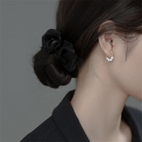 Boucles d'oreilles FUAMAY en argent sterling plaqué rhodium avec perles d'eau douce naturelles, ovales, véritables perles baroques blanches