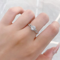 Anello Romantico Unico con Diamanti Sintetici Intrecciati in Platino PT950, Gioiello Raffinato da Donna per Fidanzamento, Anello Nuziale con Grande Pietra