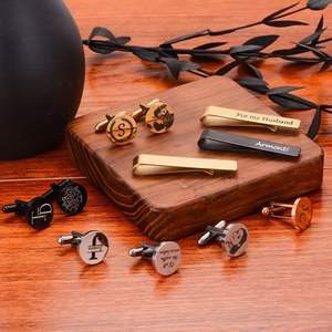 Set di Gemelli e Fermacravatta in Legno Personalizzabili con Incisione Laser, Gioielli da Uomo alla Moda - Product Image 6