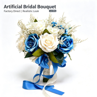 Bouquet de mariée bohème rétro avec roses artificielles couleur champagne et herbes séchées pour cérémonie de mariage en extérieur, mariée et demoiselles d'honneur