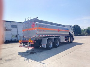 <span class=keywords><strong>Prix</strong></span> le plus bas Camion-citerne pétrolier à 10 pneus Fabricant de vente directe de citerne diesel mobile - Product Image 4
