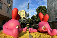 Ballon gonflable géant personnalisé BOYI en forme de lapin de dessin animé, en PVC imperméable, pour la promotion des centres commerciaux et la décoration des fêtes