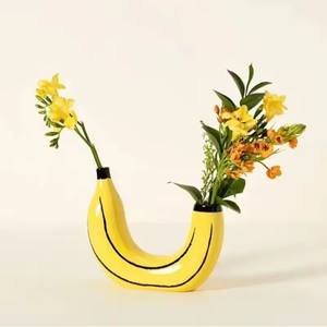 Vase en résine en forme de <span class=keywords><strong>banane</strong></span>, vase à fleurs mignon en forme de <span class=keywords><strong>banane</strong></span>, vase décoratif de table pour l'arrangement de fleurs, décoration de salon, chambre à coucher, décoration de la maison - Product Image 1