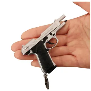 Metal Beretta Mini silah modeli tabanca 7.5CM dekorasyon süsler kolye doğum günü hediyesi yılbaşı mevcut kartuş klip Beretta