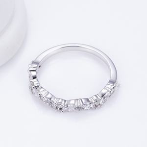 Anillo de Bodas de Oro de 18K MSR-1276, Anillo de Eternidad con Diamantes de Laboratorio Corte Marquesa - Product Image 4