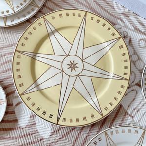 Service de table en céramique de luxe européen à vendre, 41 pièces, avec assiette de présentation, motif étoile, collection en porcelaine osseuse - Product Image 5