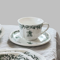 Service de table en céramique de haute qualité, style européen classique, motif floral en relief, vert olive, assiettes et bols.