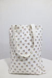 กระเป๋าพิมพ์ลายด้วยมือ ผลิตด้วยงานฝีมือที่ประณีต อุปกรณ์ตกแต่งที่ใช้งานได้จริง เหมาะสำหรับการช้อปปิ้ง ไปเรียน ไปทำงาน จากประเทศอินเดีย - Product Image 2