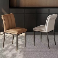 Chaise de salle à manger moderne en cuir de luxe léger avec dossier rembourré pour la maison et la restauration, prête pour la vente en gros