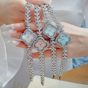 <span class=keywords><strong>Orologio</strong></span> da polso da donna hiphop impermeabile 9688 con <span class=keywords><strong>quadrante</strong></span> <span class=keywords><strong>quadrato</strong></span> al quarzo nuovo <span class=keywords><strong>orologio</strong></span> da donna in acciaio inossidabile moissanite - Product Image 1