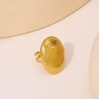 Bague de fiançailles et de mariage tendance en acier inoxydable plaqué or, motif ovale texturé, cercle géométrique ajouré, pour femme