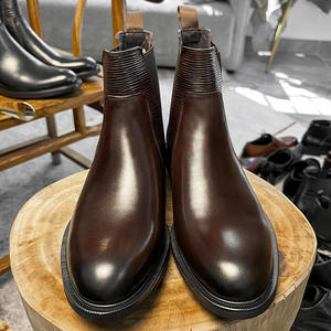Les nouvelles bottines Chelsea en cuir de haute qualité conviennent aux occasions formelles et sont des chaussures en cuir pour hommes. - Product Image 4