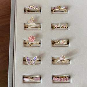 Bague ouverte de rêve et élégante, design géométrique en cuivre haut de gamme, bijoux modernes pour enfants, cadeau de mariage - Product Image 1