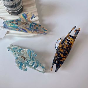 CHUJIAN Pinzas para el pelo grandes de acetato de celulosa, hechas a mano, con diseño de delfín marino, de nicho, modernas, divertidas, ecológicas, para uso diario - Product Image 3