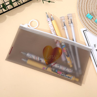 Sac à fermeture éclair en PVC givré personnalisé avec anneau de traction, pochette en plastique transparent à imprimé à pois pour l'emballage de fournitures de bureau, de cosmétiques et de petits articles