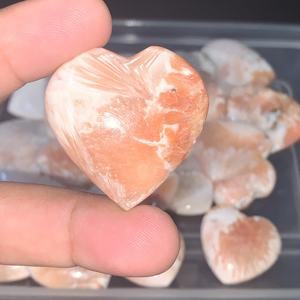 Cabochon de scolecite rose certifié IGI pierre précieuse naturelle de haute qualité pierre de coupe de coeur pierre de coeur gonflée en vrac - Product Image 1