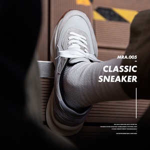 Chaussures de sport unisexes en faux daim blanc et gris, semelle extérieure en caoutchouc, semelle intermédiaire en EVA, doublure en mesh, style rétro. - Product Image 3