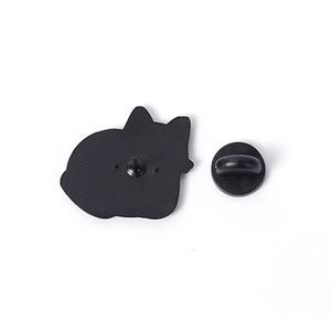 Spilla con stampa UV a forma di gatto simpatico in posa toast, gatto pigro sorridente sdraiato, colore tabby nero e arancione, per borsa, risvolto, gioiello, regalo - Product Image 5