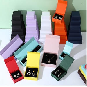 Fabricante de cajas de joyería de cartón para anillos, collares, colgantes y pendientes, cajas de joyería con tapa magnética abatible, embalaje al por mayor. - Product Image 2
