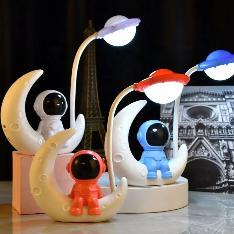 子供子供装飾テーブルランプUsb折りたたみ式月宇宙飛行士主導のデスクランプを読むことを学ぶ