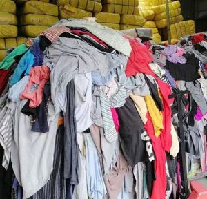 Alfombras <span class=keywords><strong>de</strong></span> trapo <span class=keywords><strong>baratas</strong></span> <span class=keywords><strong>de</strong></span> fábrica, Trapos <span class=keywords><strong>de</strong></span> algodón <span class=keywords><strong>de</strong></span> Color oscuro, 100% algodón, restos <span class=keywords><strong>de</strong></span> <span class=keywords><strong>tela</strong></span> usados, uso marino y aéreo, Trapos <span class=keywords><strong>de</strong></span> algodón industriales, bolsa <span class=keywords><strong>de</strong></span> 25kg - Product Image 3