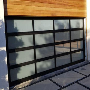 باب مرآب قطاعي من الألومنيوم بلون مخصص من إنستايم مع فتاحة ذكية ونظام تشغيل صامت للمرآب الفاخر أو الخاص - Product Image 6