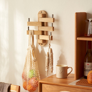 Estante de almacenamiento de madera para montar en la pared con ganchos de acero inoxidable para bolsos y abrigos, para uso en la entrada o el dormitorio. - Product Image 4