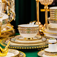 Service de Vaisselle de Luxe en Porcelaine Tendre Gaufrée Or, Vaisselle Royale en Céramique, Ensembles d'Assiettes Dorées
