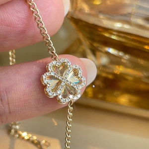 Xinfly 18K Gold 0.15ct Natural Diamond Heart and Four-Leaf <b>Clover</b> Motif <b>Bracelet</b> - Product Image 1